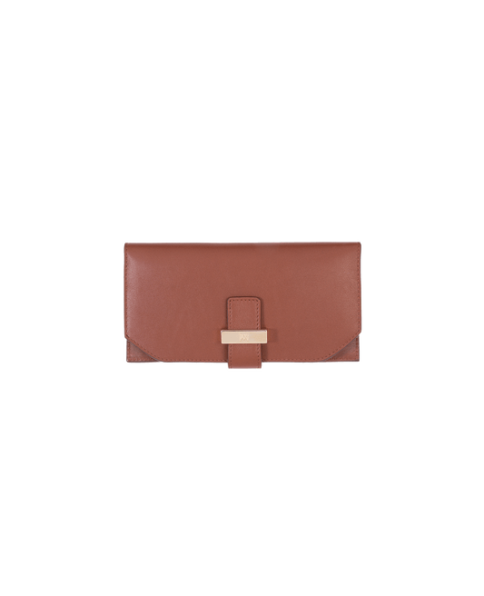 Wallet in Italian full-grain leather. Designed to carry your personal items. Available in a variety of styles and designs. Color: Mocha. Size: Medium