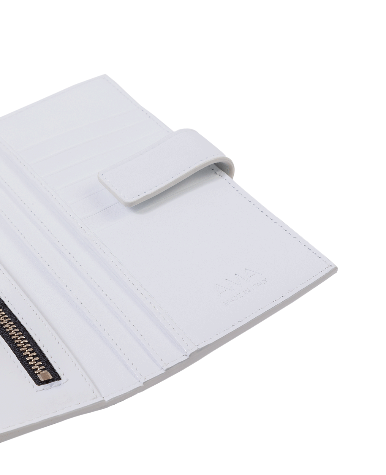 Wallet in Italian full-grain leather. Designed to carry your personal items. Available in a variety of styles and designs. Color: Ivory. Size: Medium