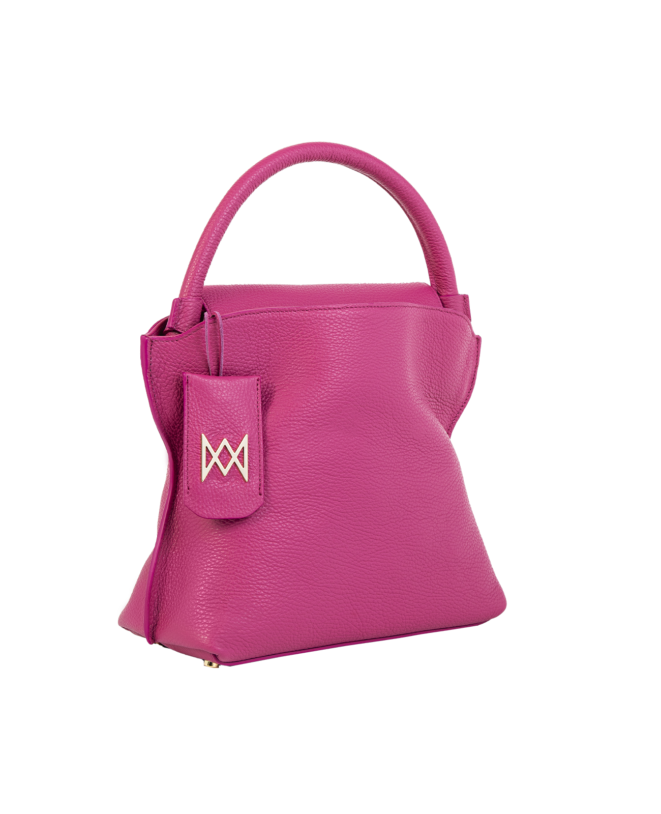 Cross-body bag in Italian full-grain leather, semi-aniline calf Italian leather with detachable shoulder strap.Three compartments, zip pocket in the back compartment. Magnetic flap closure with logo. Color: Pink. Size:Large